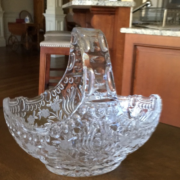 Vintage German etched basket - Picture 2 of 5